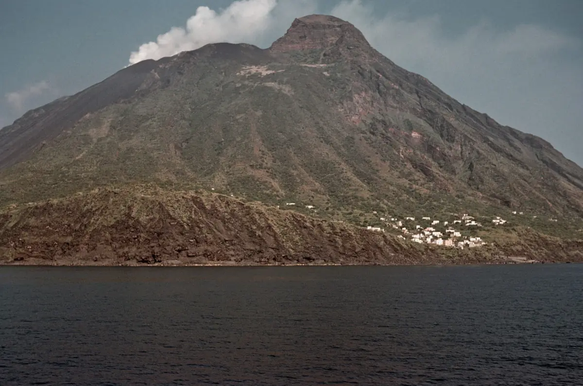 A plume above Stromboli